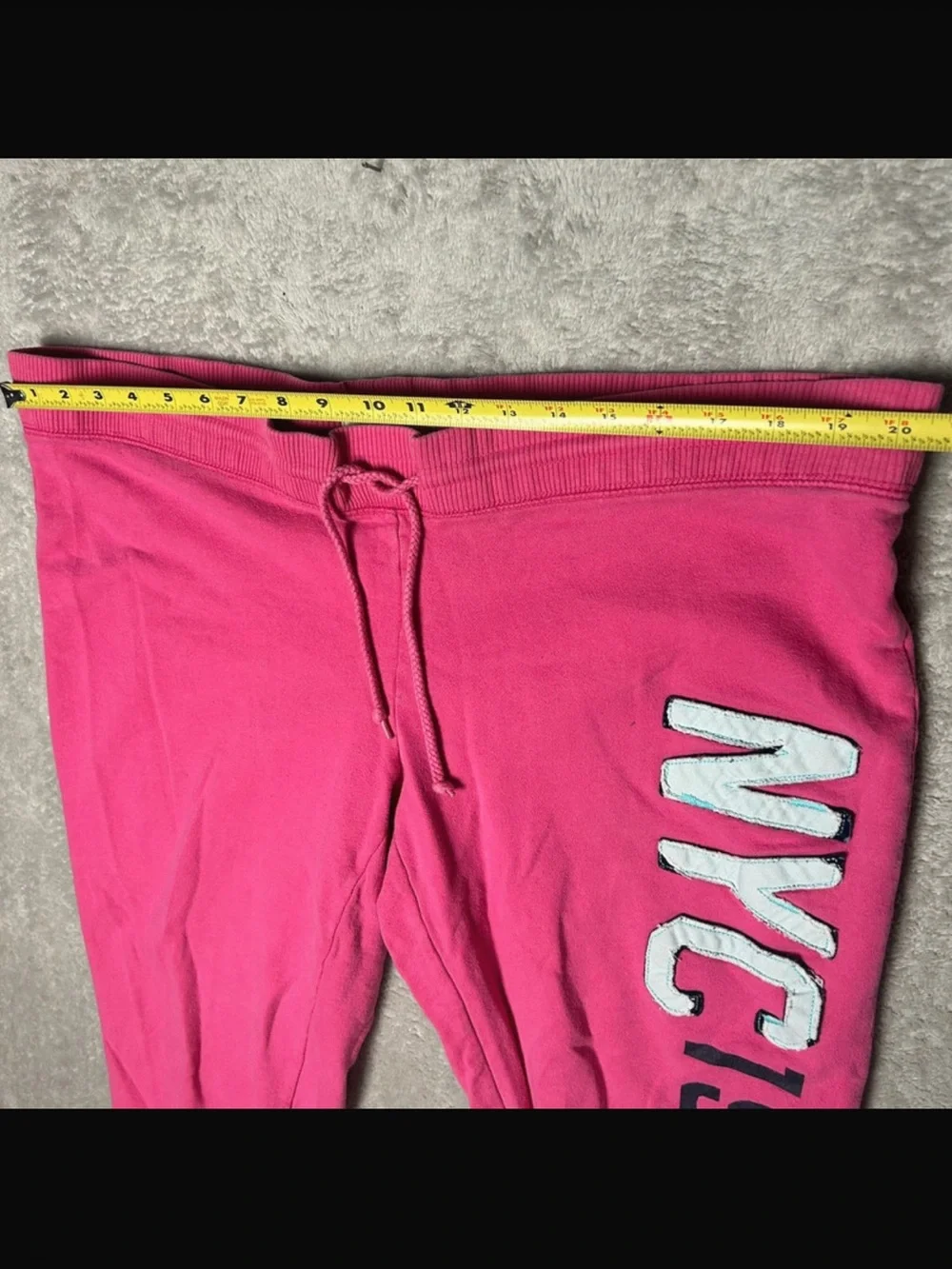 Women’s Pink NYC Graphic Capri Sweatpants